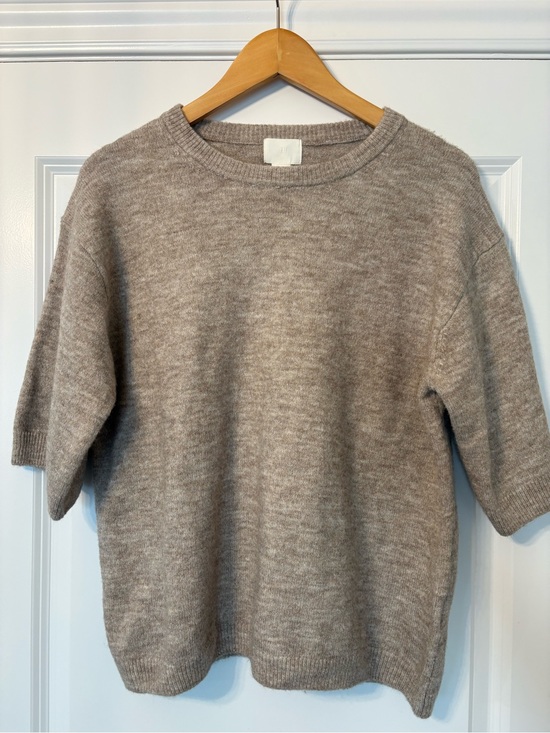 H&M Sweaters - Ladies H&M Short-Sleeve Crewneck Sweater in Taupe